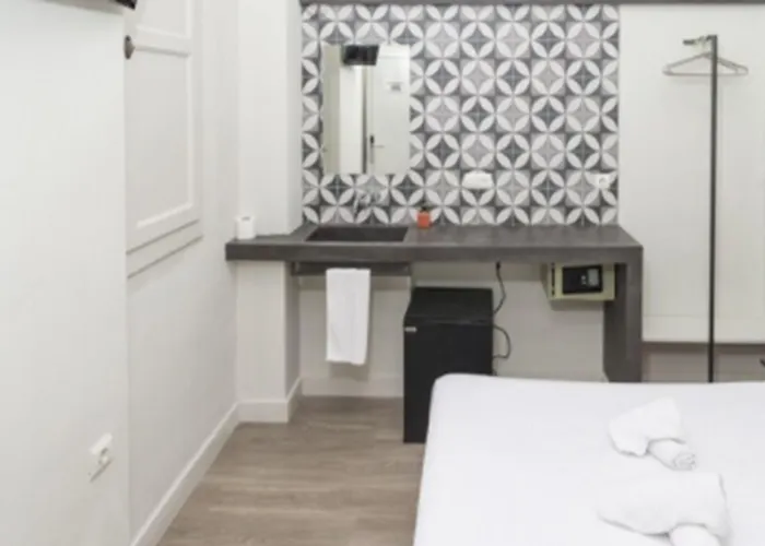 NWT Central StationAlbergo